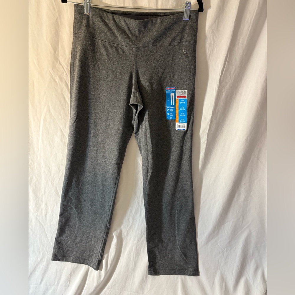 Danskin Now Women's Petite Yoga Pants, Petite Medium (8P-10P